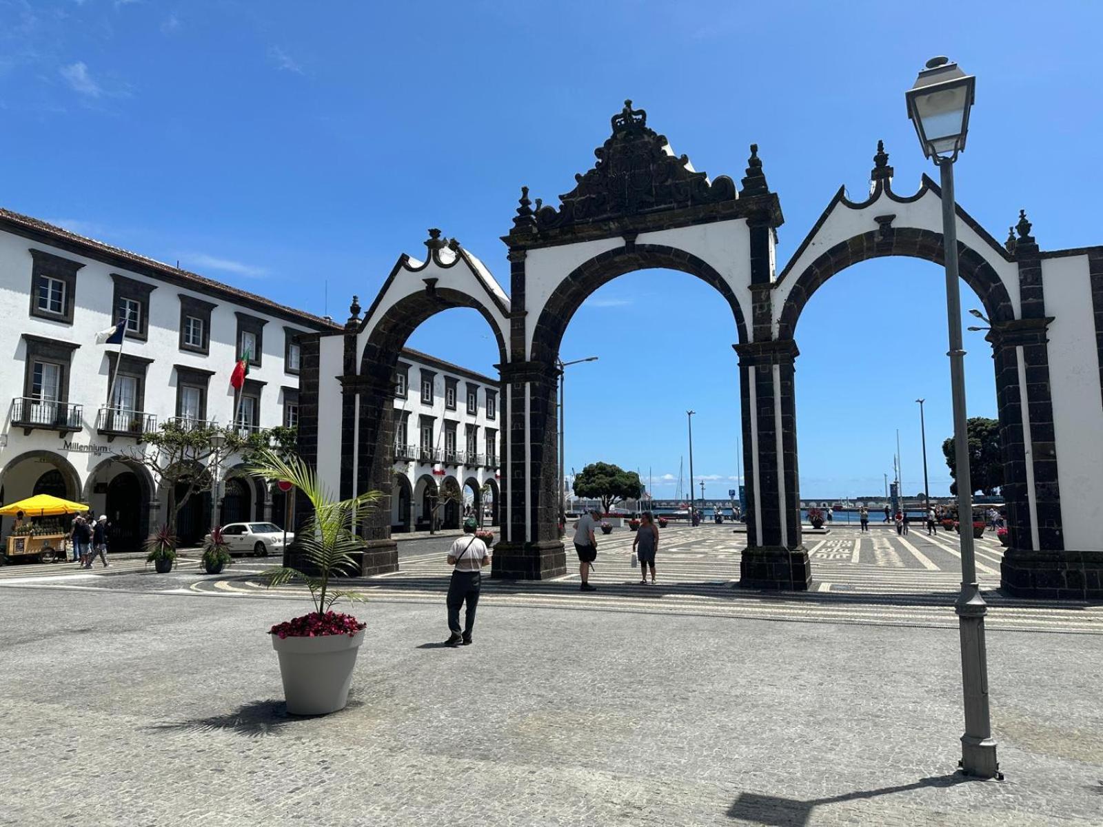 Azor International Apartment I Ponta Delgada Extérieur photo